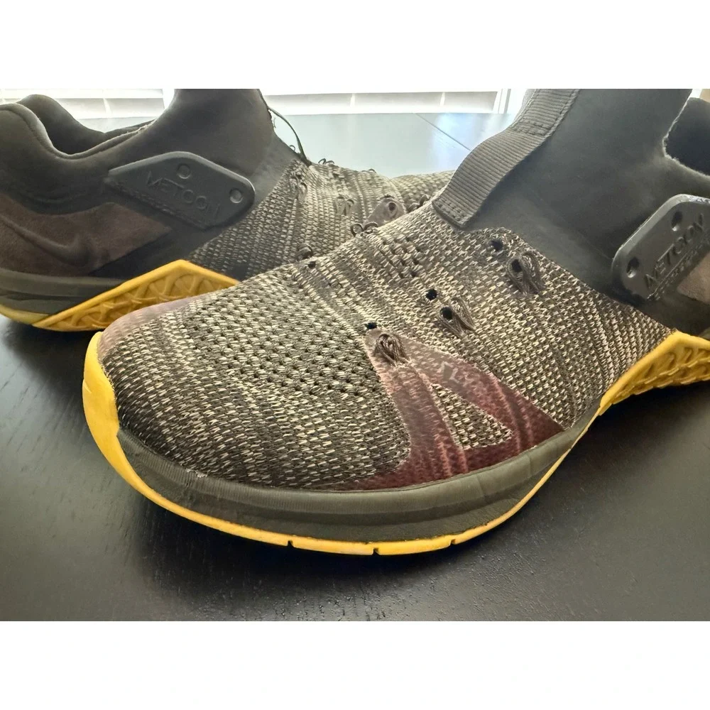 Nike Metcon Flyknit 3 Shoes Mens 9.5 Sequoia/Bright‎ Citron Trainers Sneakers